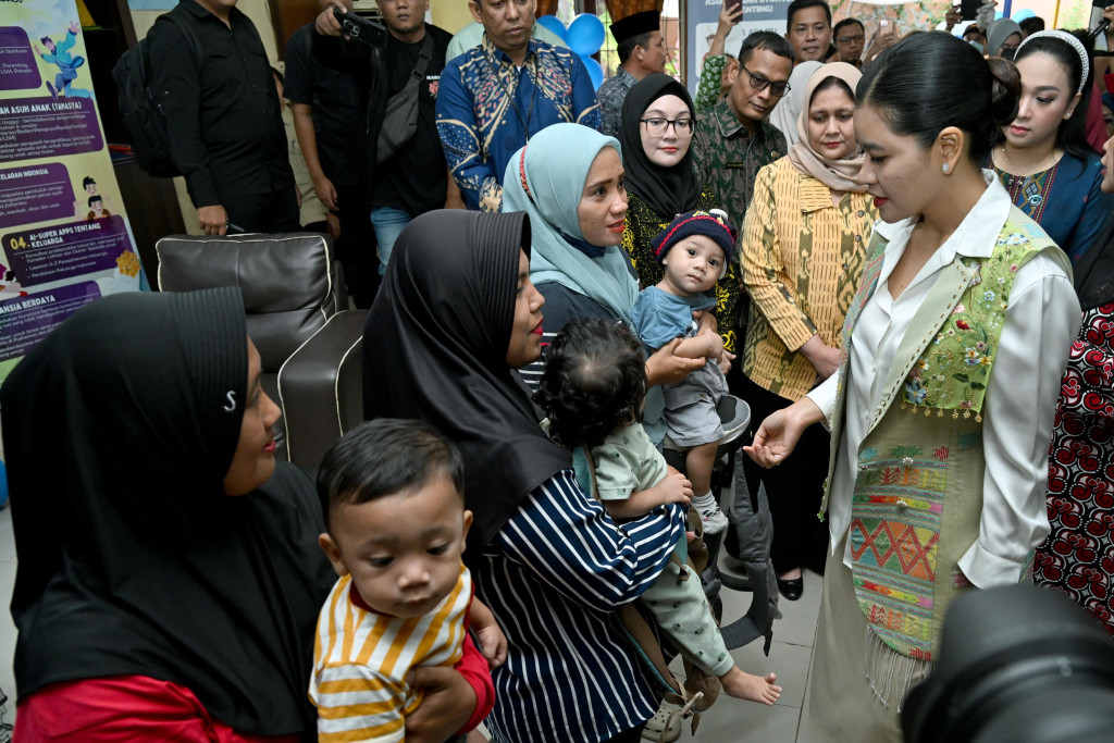 Ketua TP PKK Sumut Kahiyang Ayu Tinjau Pemberian MBG di Medan Amplas