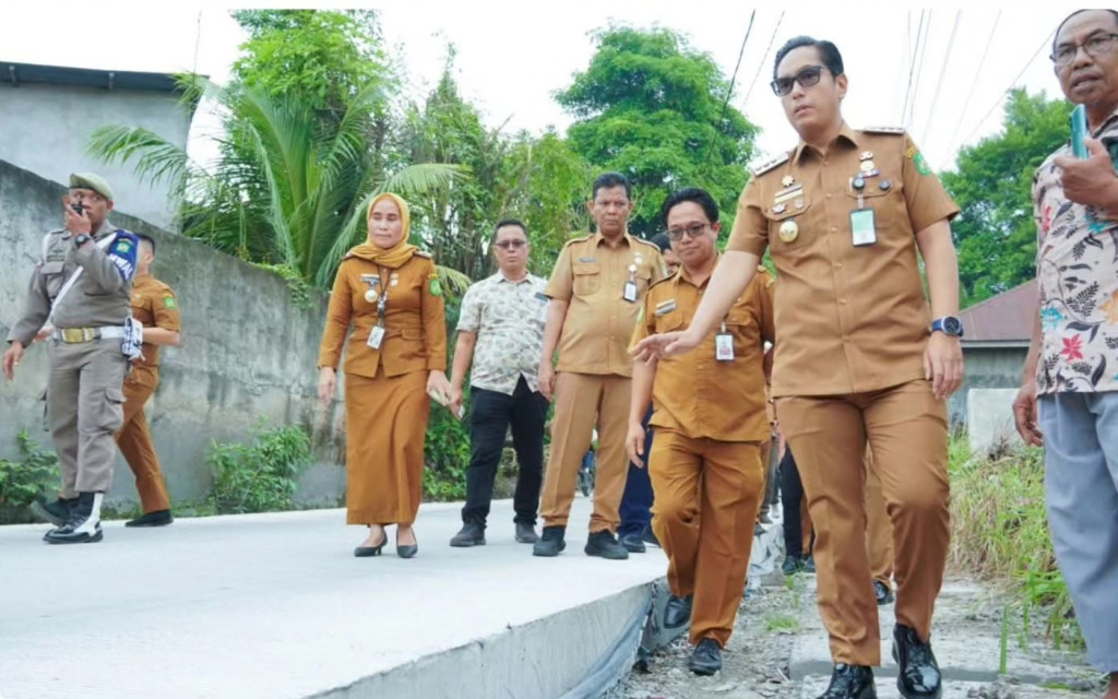 Rico Waas Jawab Keluhan Warga Rasakan 5 Tahun Kerusakan Jalan Perbatasan Medan-Deliserdang