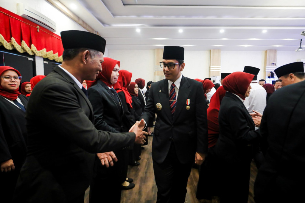 Lantik 53 Pejabat Fungsional, Rico Waas Ingatkan Permasalahan Moral