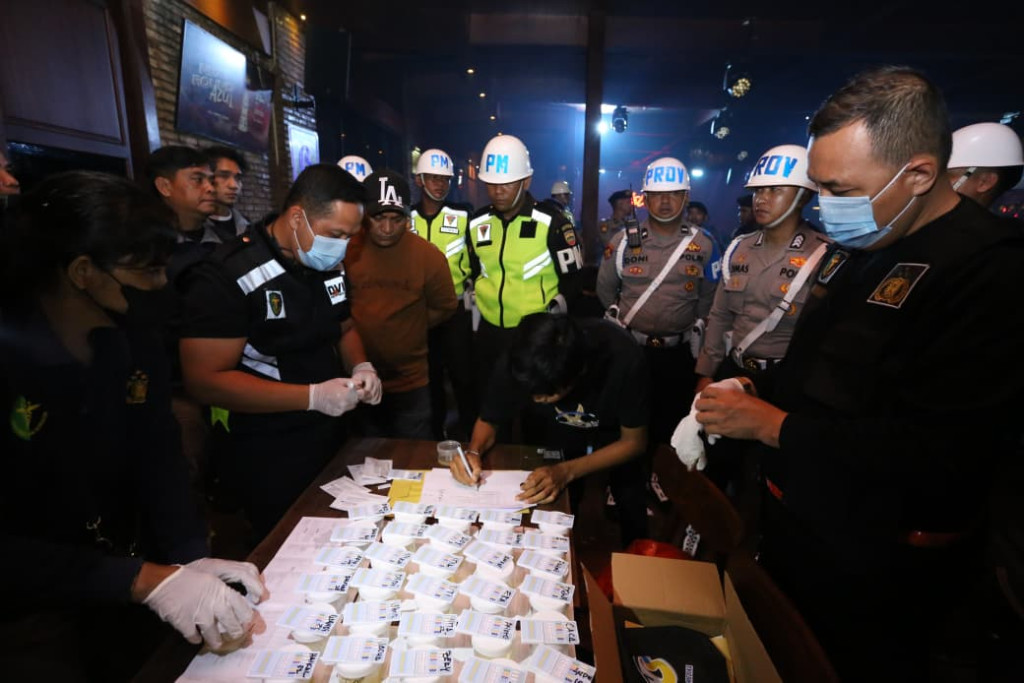 Polda Sumut Razia THM Helen, 36 Pengunjung Tes Urine-1 Positif Narkoba