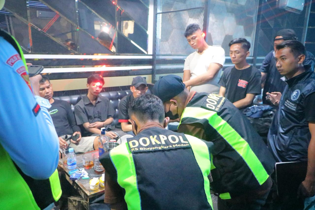 Platinum dan Lion Dirazia Polda Sumut, 16 Pengunjung Positif Narkoba