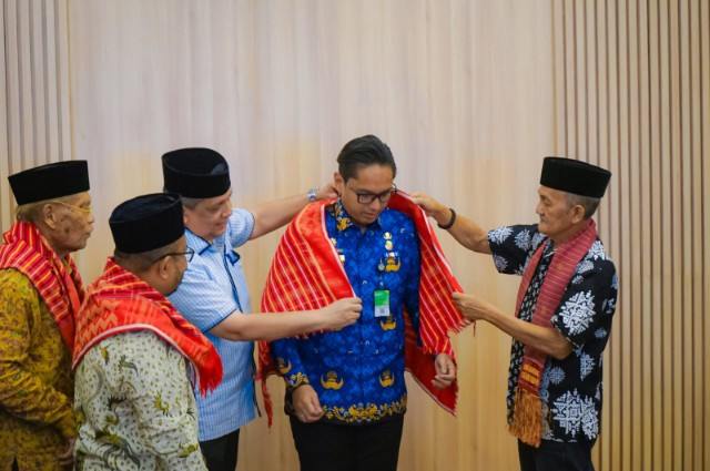 Rico Waas Akan Ditabalkan Marga Ginting Suka: Kakek Beliau Berjuang Bersama Jenderal Jamin Ginting