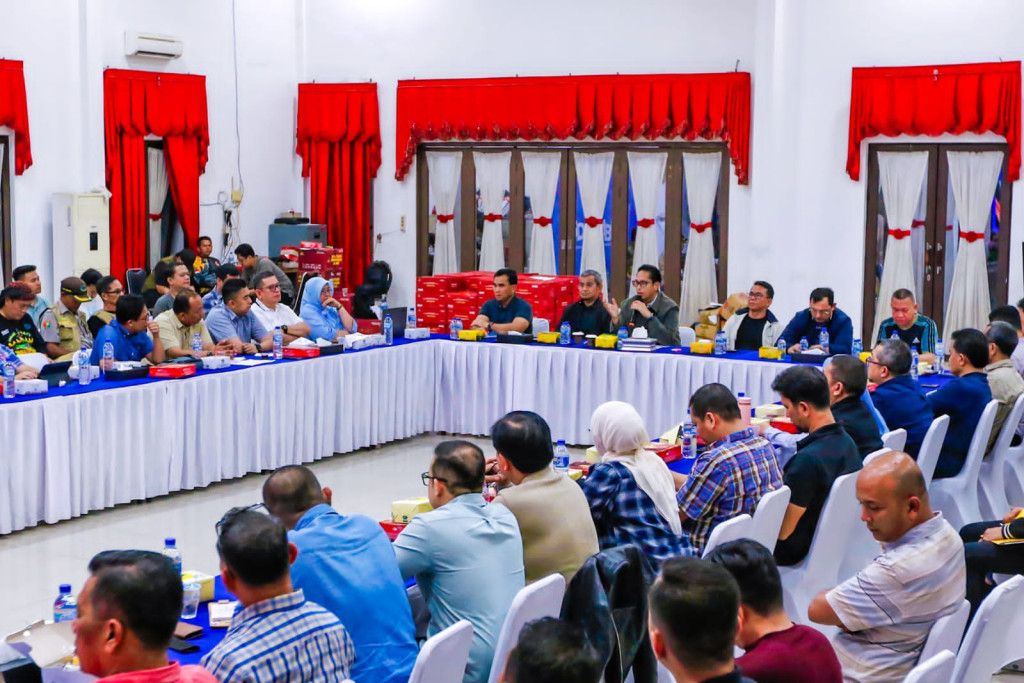 Hadapi Cuaca Buruk 1-9 Desember Medan Siaga Penuh, Rico Waas Pimpin Rapat Evaluasi Banjir Terbesar
