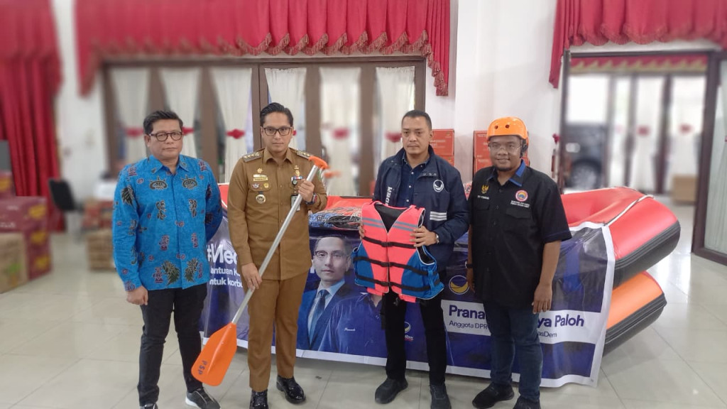 Siaga Banjir Rob, Rico Waas Apresiasi PSP Foundation Kerahkan 2 Perahu Karet
