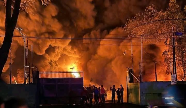 Pabrik Sandal Swallow di Medan Terbakar