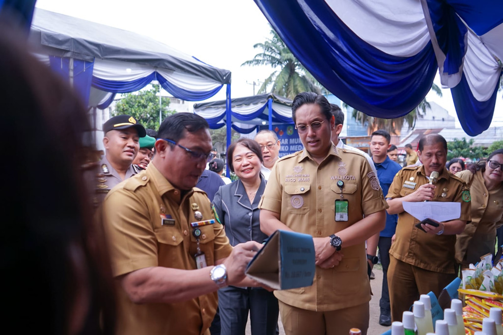 Rico Waas Resmikan Pasar Murah Imlek: Medan Simbol Keberagaman Indonesia