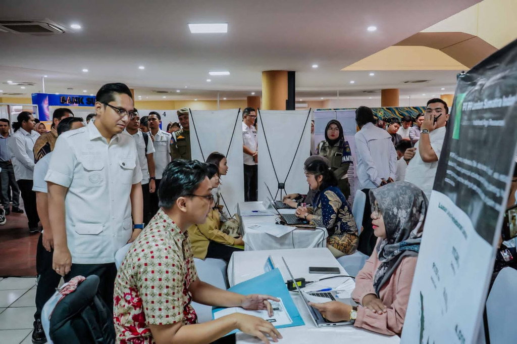 Pertama di Indonesia, Rico Waas Luncurkan Medan Rabu Walk-In Interview