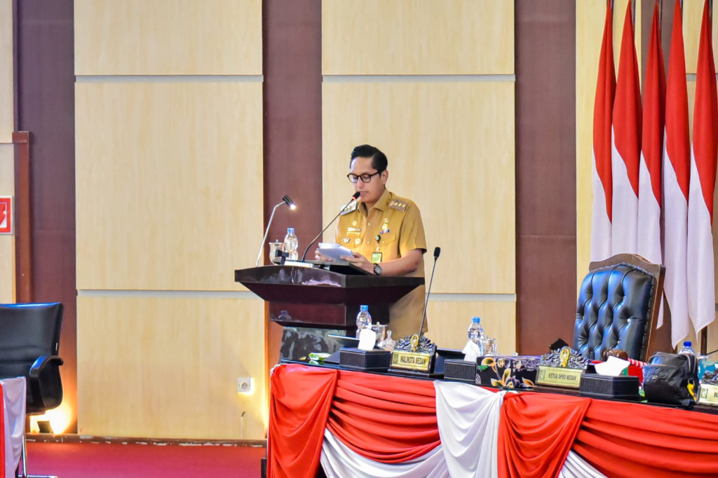 Rico Waas Laporkan Kinerja APBD 2025 ke DPRD: Manfaat Kesejahteraan Masyarakat