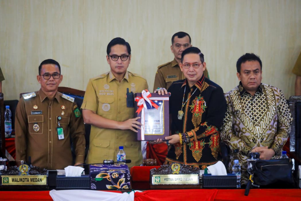 Paparkan Strategi Efisiensi APBD 2025 di DPRD Medan, Rico Waas: Tanpa Utang, Fokus Banjir dan Digitalisasi