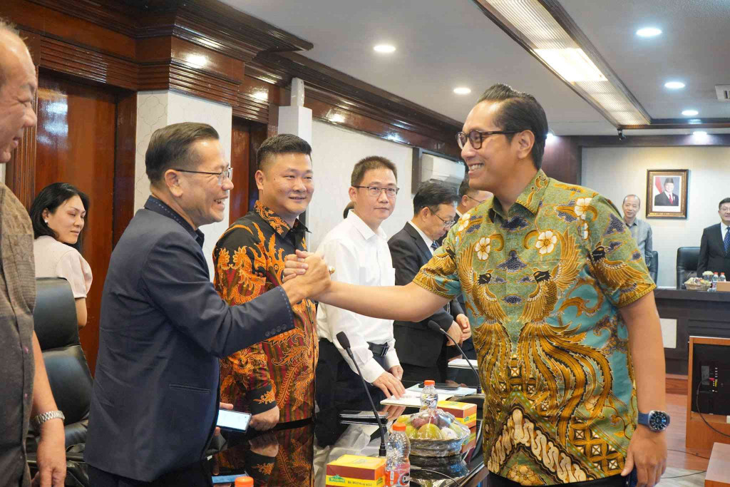 Kerja Sama Pendidikan dan Pengolahan Sampah Jadi Energi Ditawarkan Rico Waas kepada Pemerintahan Qingyuan
