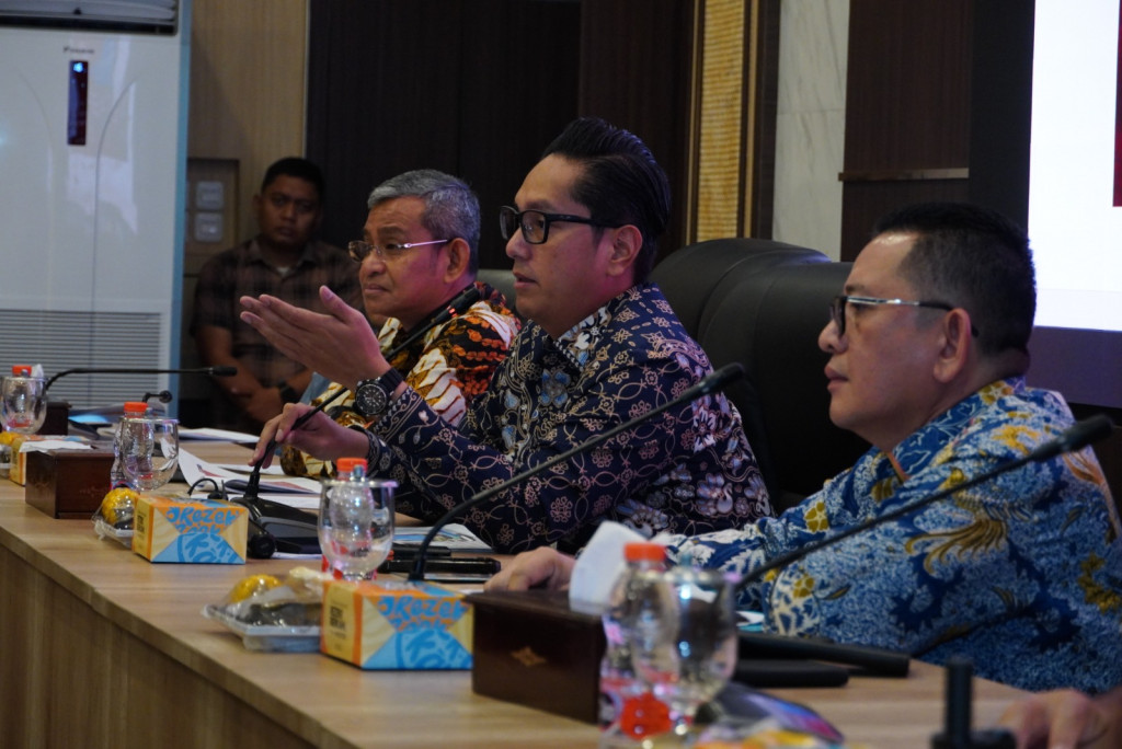 Belum Maksimal, Rico Waas Ultimatum Camat Tuntaskan Digitalisasi Bansos