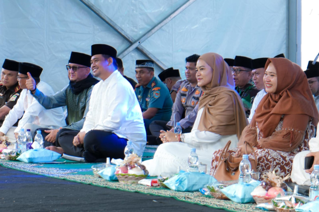 Bersama Ribuan Warga, Bobby Nasution Ikuti Peringatan Isra Miraj