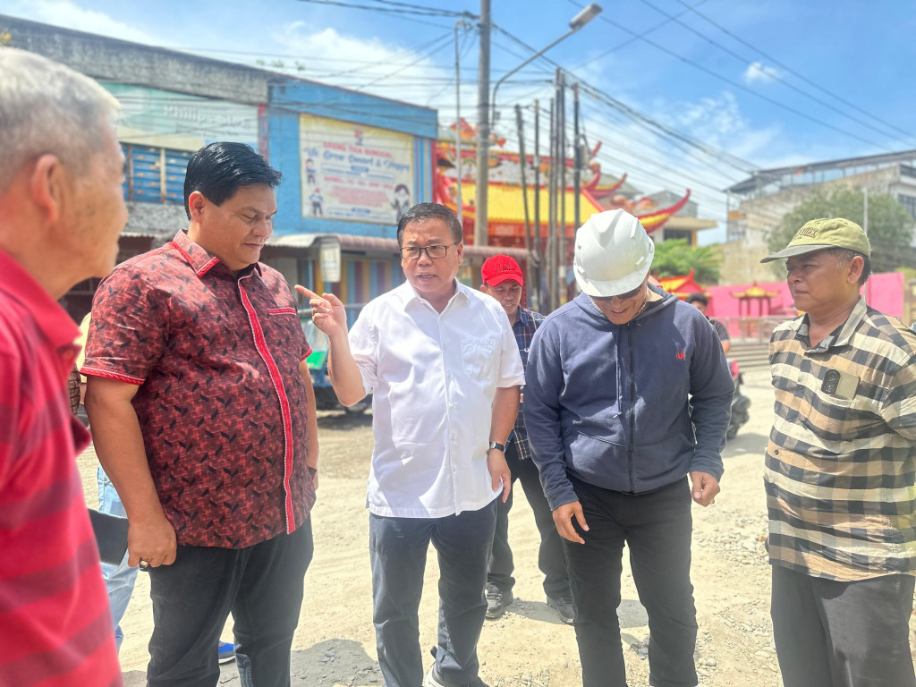 Berharap Dapat Selesai Tepat Waktu, Sofyan Tan Apresiasi Perbaikan Jalan Sunggal