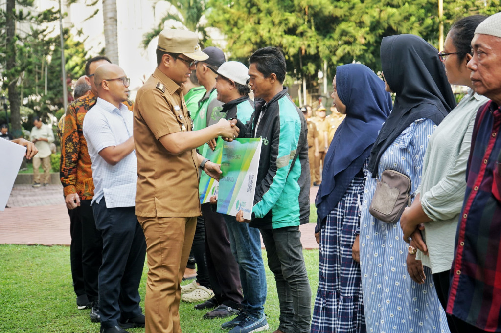 Rico Waas Beri Perlindungan BPJS Ketenagakerjaan Kepada 17 Ribu Pekerja Rentan